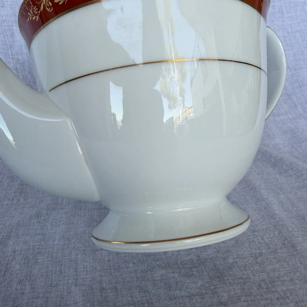 MINT! Noritake Goldhill 6613 Teapot with Lid Vintage Fine Porcelain Maroon Gold